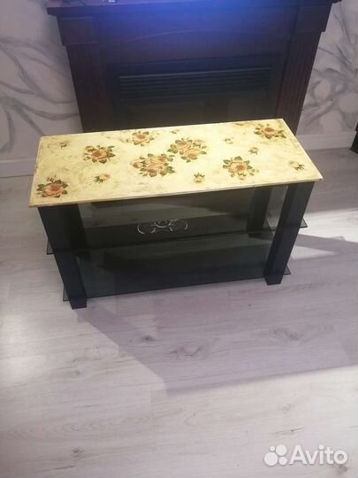 Стеклянная тумба под тв