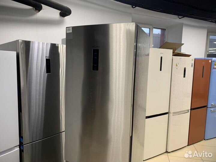 Холодильник новый высокий