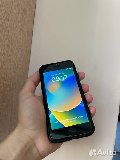 iPhone SE (2020), 64 ГБ