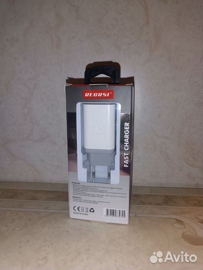 Зарядка USB cable included