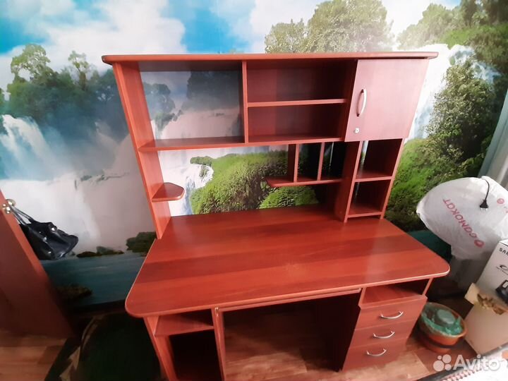 Письменный стол