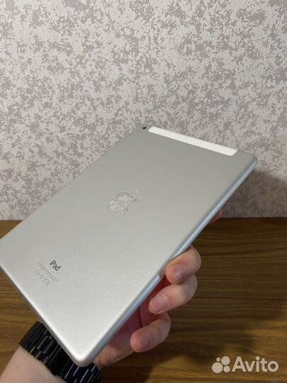 iPad Air Wifi +Sim. В машину