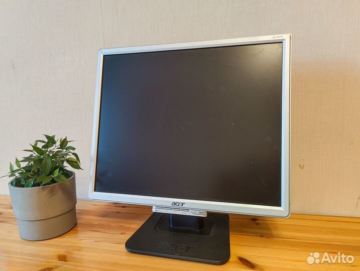 Монитор 19 дюймов