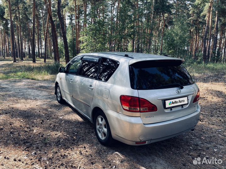 Toyota Ipsum 2.4 AT, 2001, 297 849 км