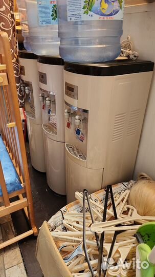 Кулер для воды напольный