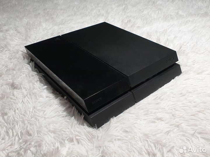 PS4 1Tb + более 40 игр. Прошита. Возможен обмен