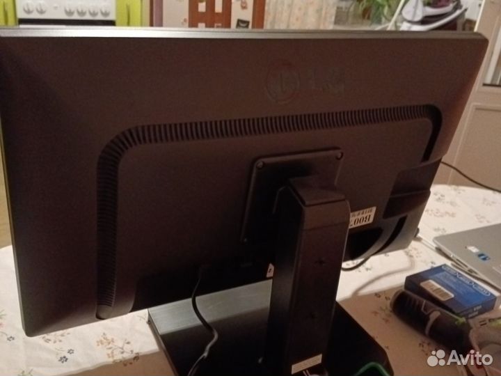 Монитор LG 24 дюйма
