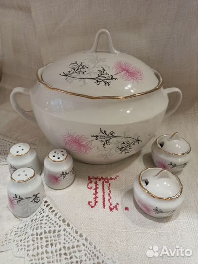 Супница с набором для специй