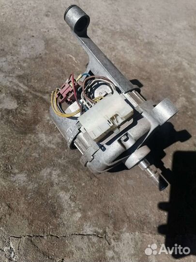 Двигатель от стиральной машины