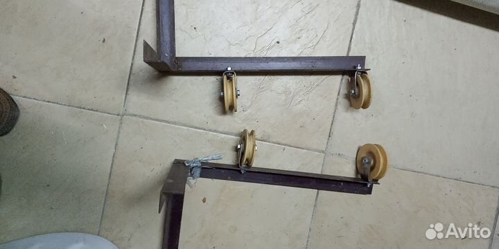 Кронштейны ролики для бельевой веревки за окном