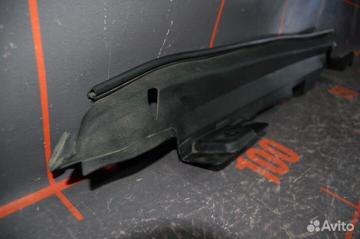 Уплотнитель крыла переднего правого - Lexus GX