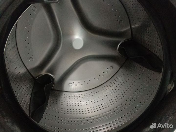 Стиральная машина с сушкой новая