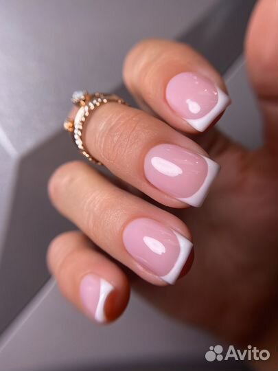Маникюр педикюр