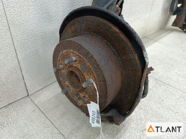 Балка со ступицами задний toyota alphard