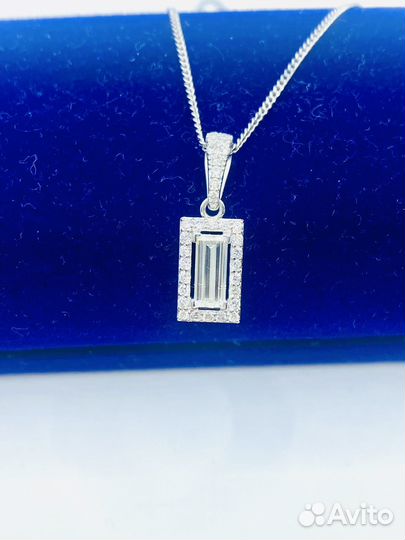 Золотая подвеска с бриллиантами