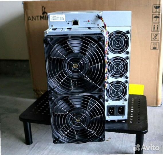 Bitmain Antminer S21 200