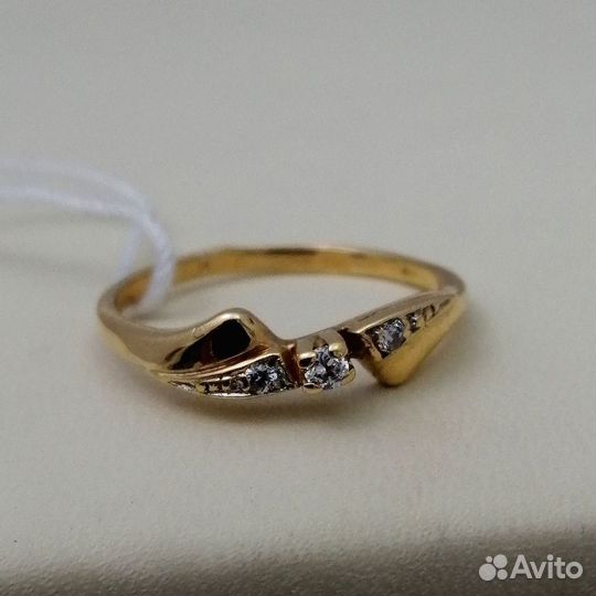 Кольцо / размер 16 / 1,46г / Золото585 / фианиты круглые