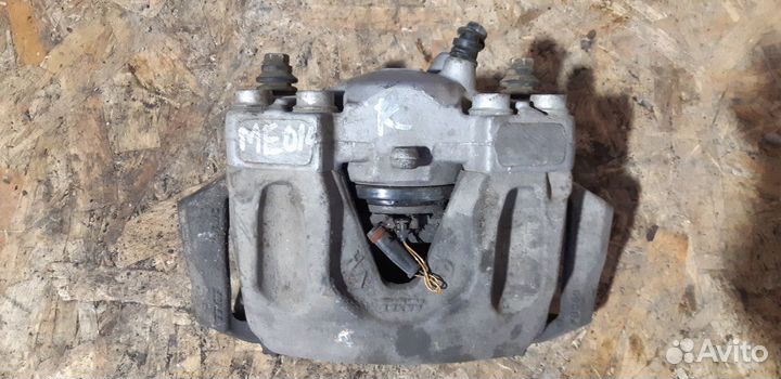 Суппорт тормозной передний правый Mercedes-Benz E