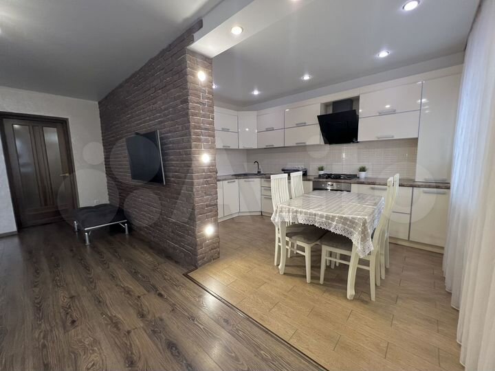 3-к. квартира, 74 м², 2/8 эт.