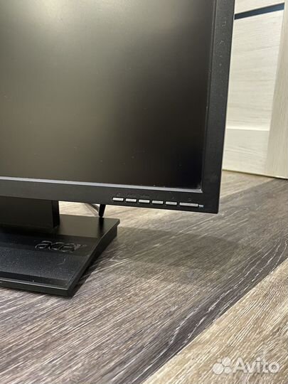 Монитор Acer v193wl