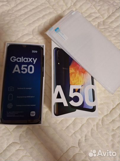 Samsung Galaxy A50, 4/64 ГБ