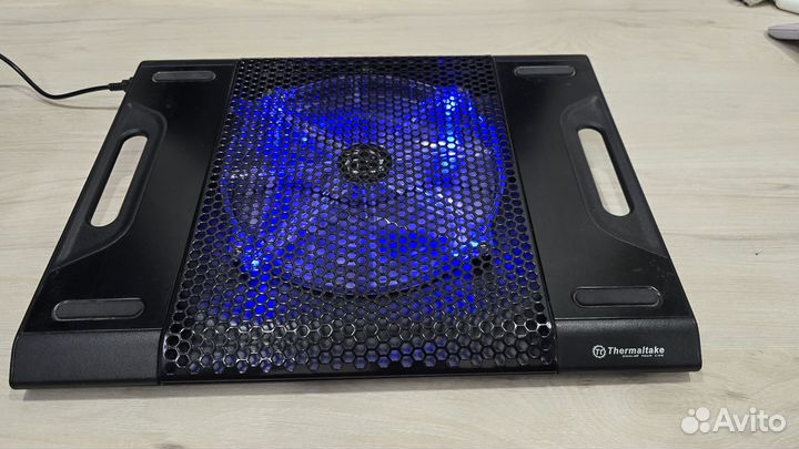 Подставка с охлаждением для ноутбука Thermaltake