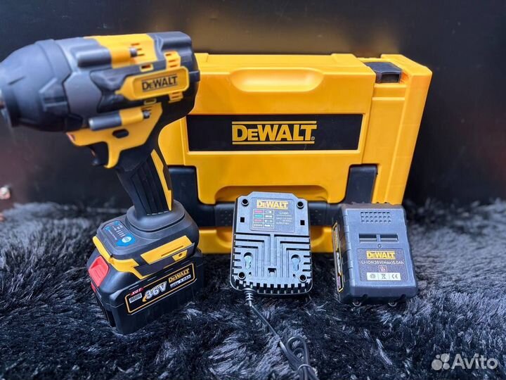 Гайковерт аккумуляторный 700нм, dewalt