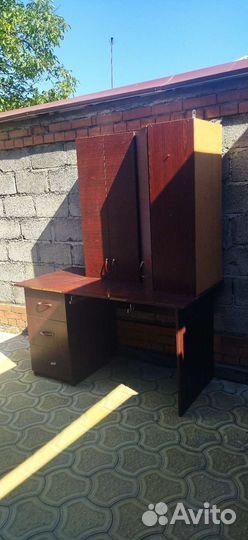 Компьютерный стол и шкаф