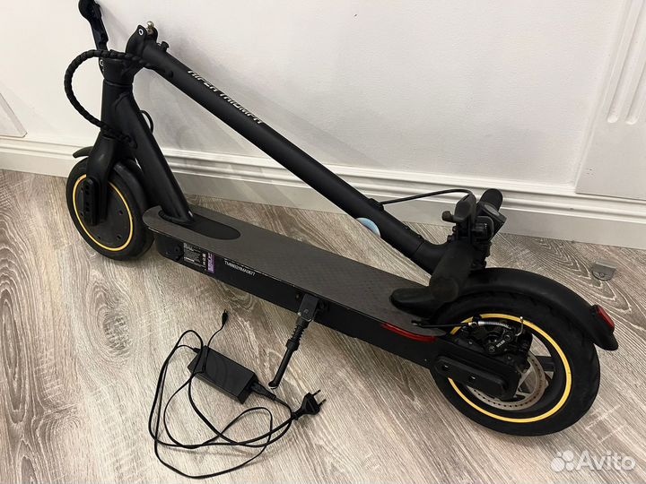 Электросамокат hiper triumph M88