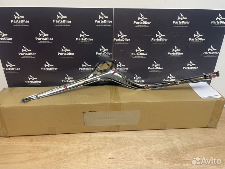 Молдинг решётки радиатора левый Мазда 6 gsh7507k0d