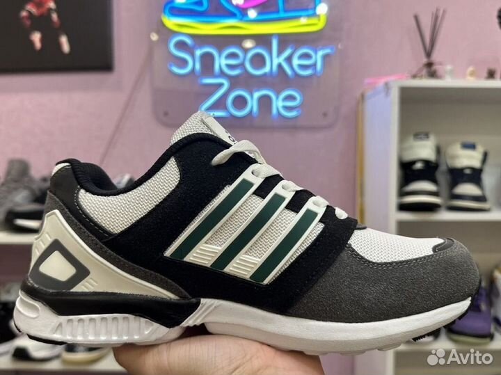 Кроссовки adidas torsion