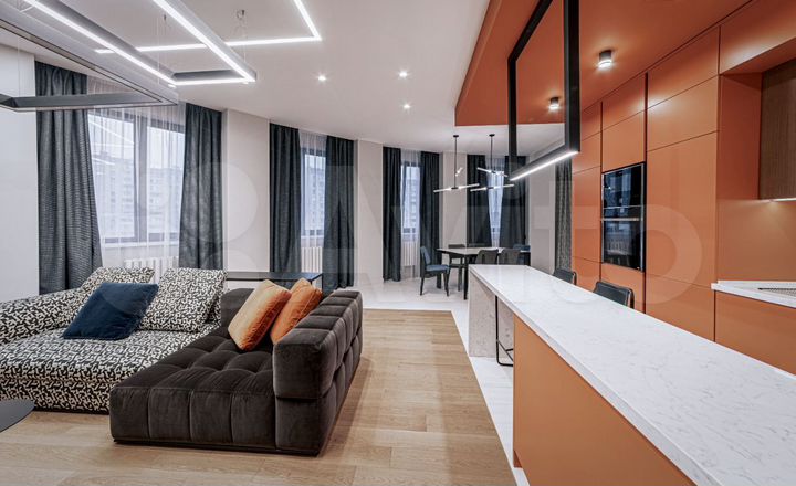 Коттедж 303 м² на участке 15 сот.