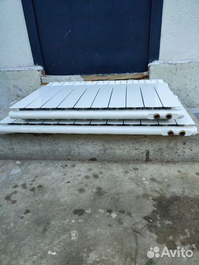 Радиатор бимиталмческий с нижним подключением