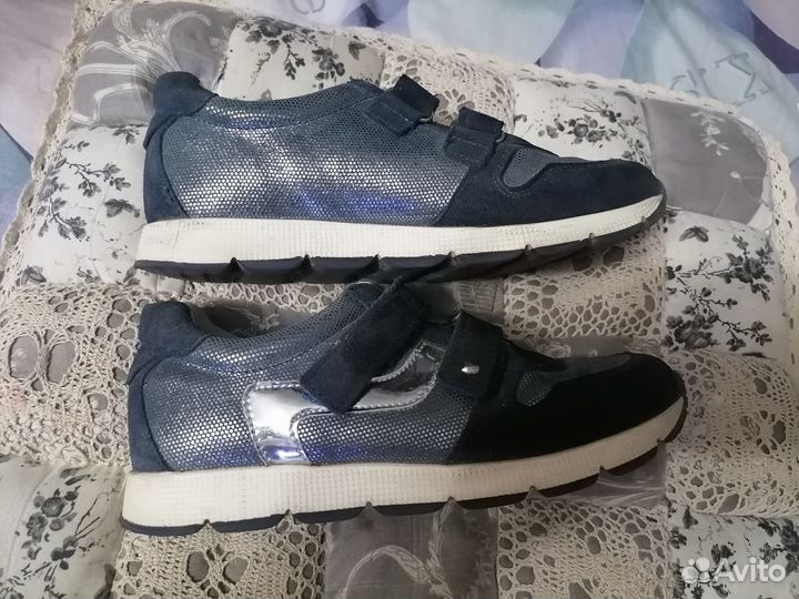 Кроссовки для девочки Котофей 35 размер