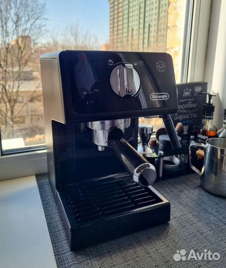 Кофеварка рожковая De'Longhi ECP 31.21, черный