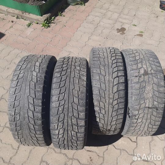 Michelin Latitude X-Ice 215/60 R17