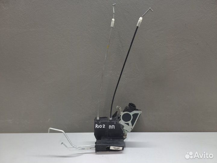 Замок двери передний правый Kia Rio 2 2011