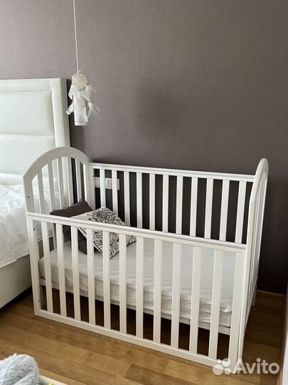 Детская кроватка и матрас