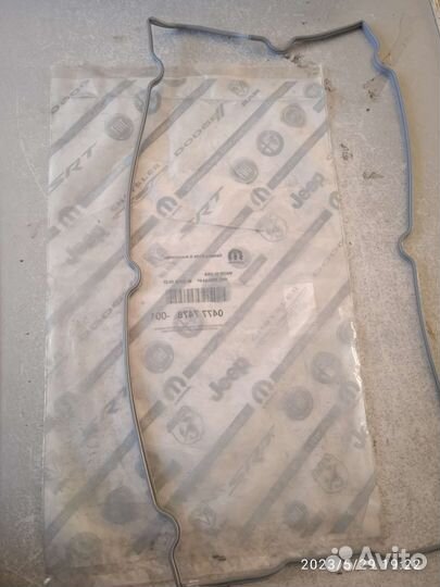 Прокладка клапанной крышки Крайслер 2.4 л