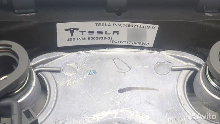 Руль Tesla Model 3, 2021