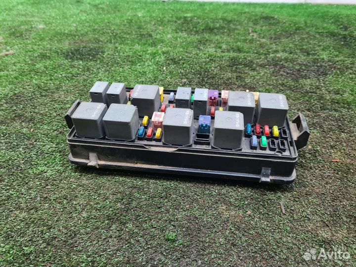 Блок предохранителей под капотом Vortex Estina A21