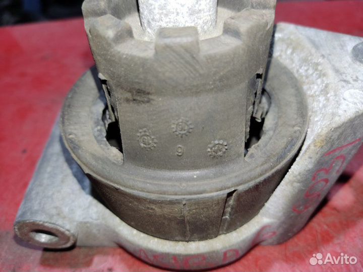 Подушка двигателя задняя Opel Astra G хетчбек 1.6I