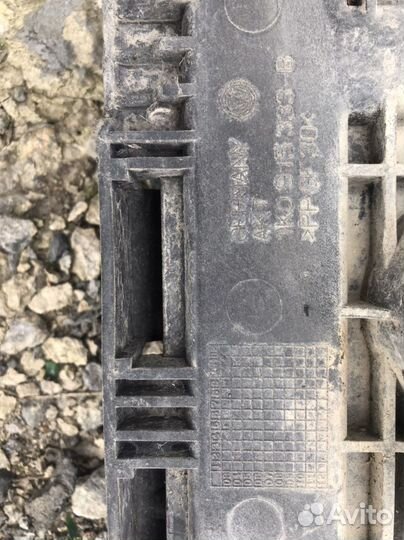 Ауди фольц площадка под аккумулятор