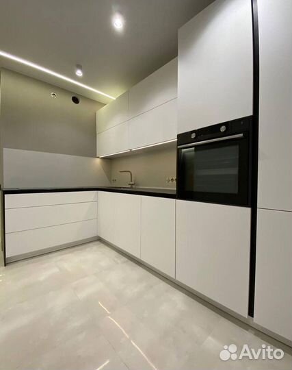 Красивый кухонный гарнитур