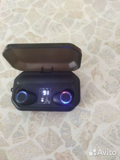 Беспроводные сенсорные наушники новые