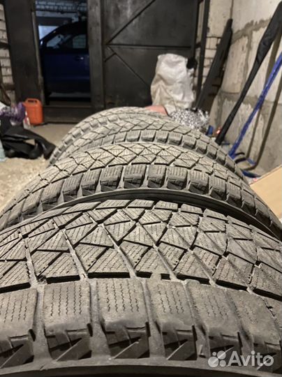 Bridgestone Blizzak DM-V2 225/55 R18 204ZR