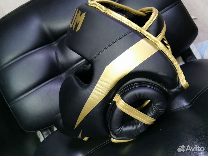 Шлем боксерский Venum черно/золотой