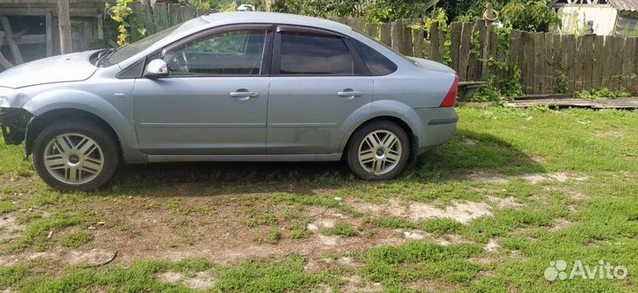 Ford Focus 2.0 МТ, 2006, битый, 70 000 км