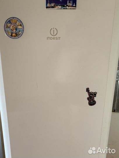 Холодильник indesit