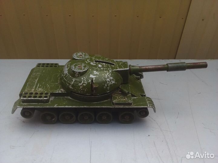 Игрушка танк СССР
